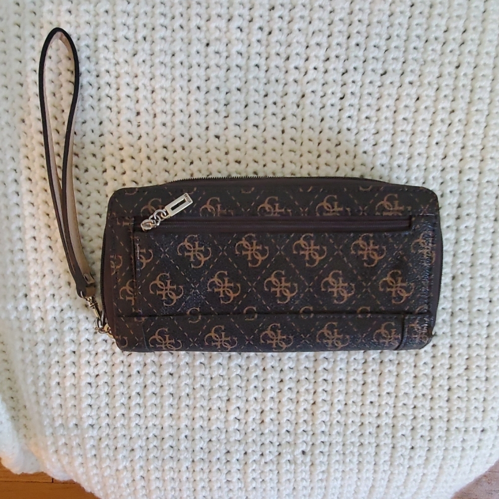 GUESS Women's Wallet - Picture 2 of 4